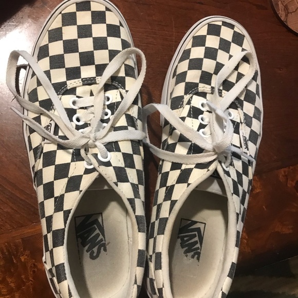 vans - Picture 1 of 2
